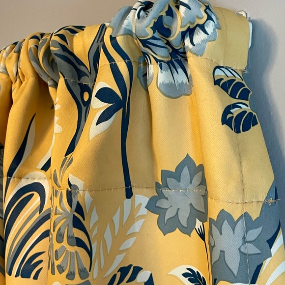 Beautiful Curtains - Picture 4 of 5